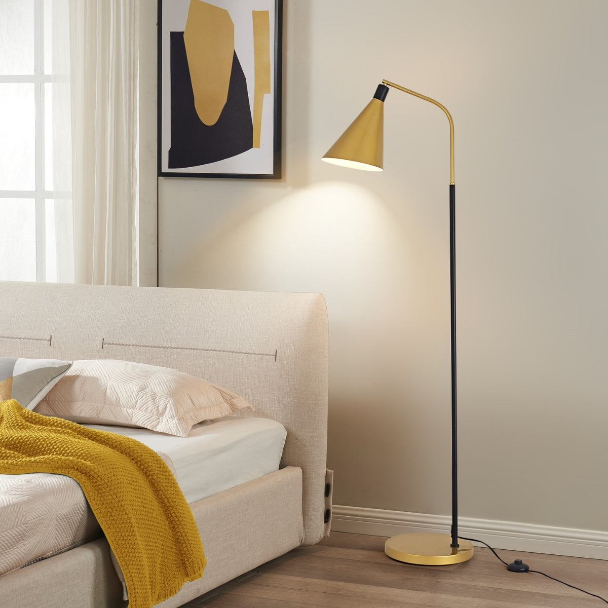 ContemporaryGold_BlackMetalFloorLamp-8