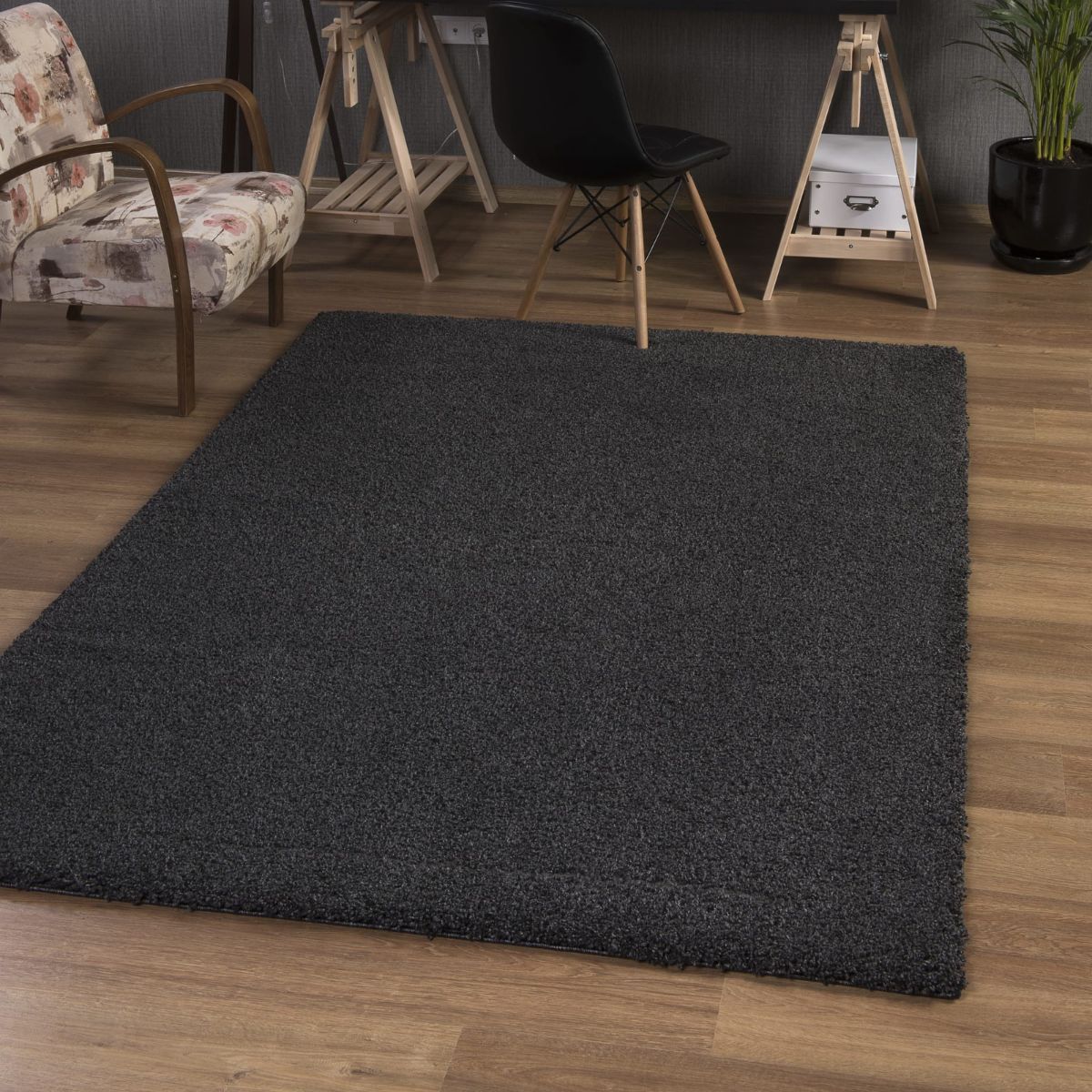 Empire Black Rug 3