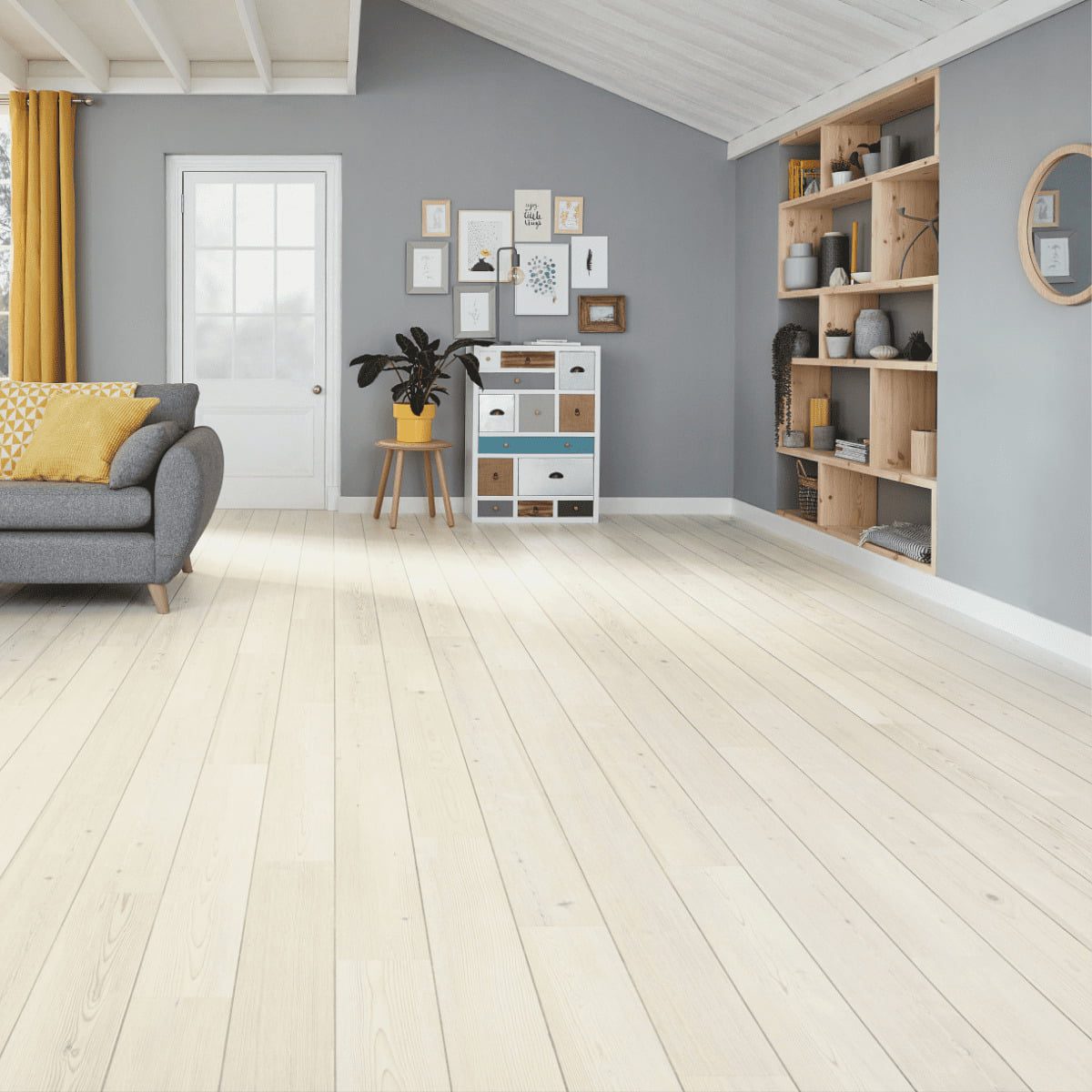 Knight Tile - Karndean