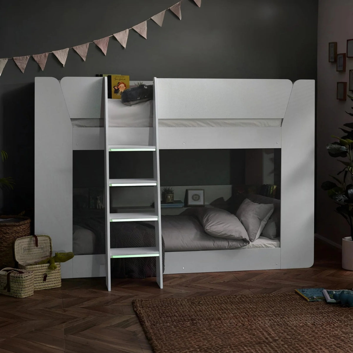 Pioneer White - 5