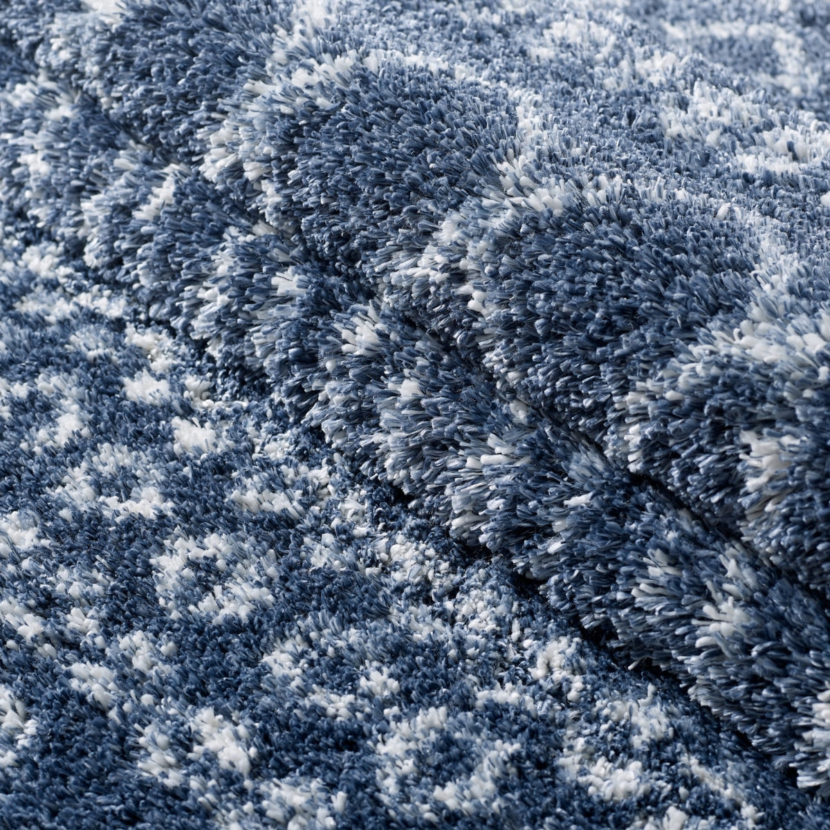 VenicePlushBlueRugwithSoftWhiteDetailing-4