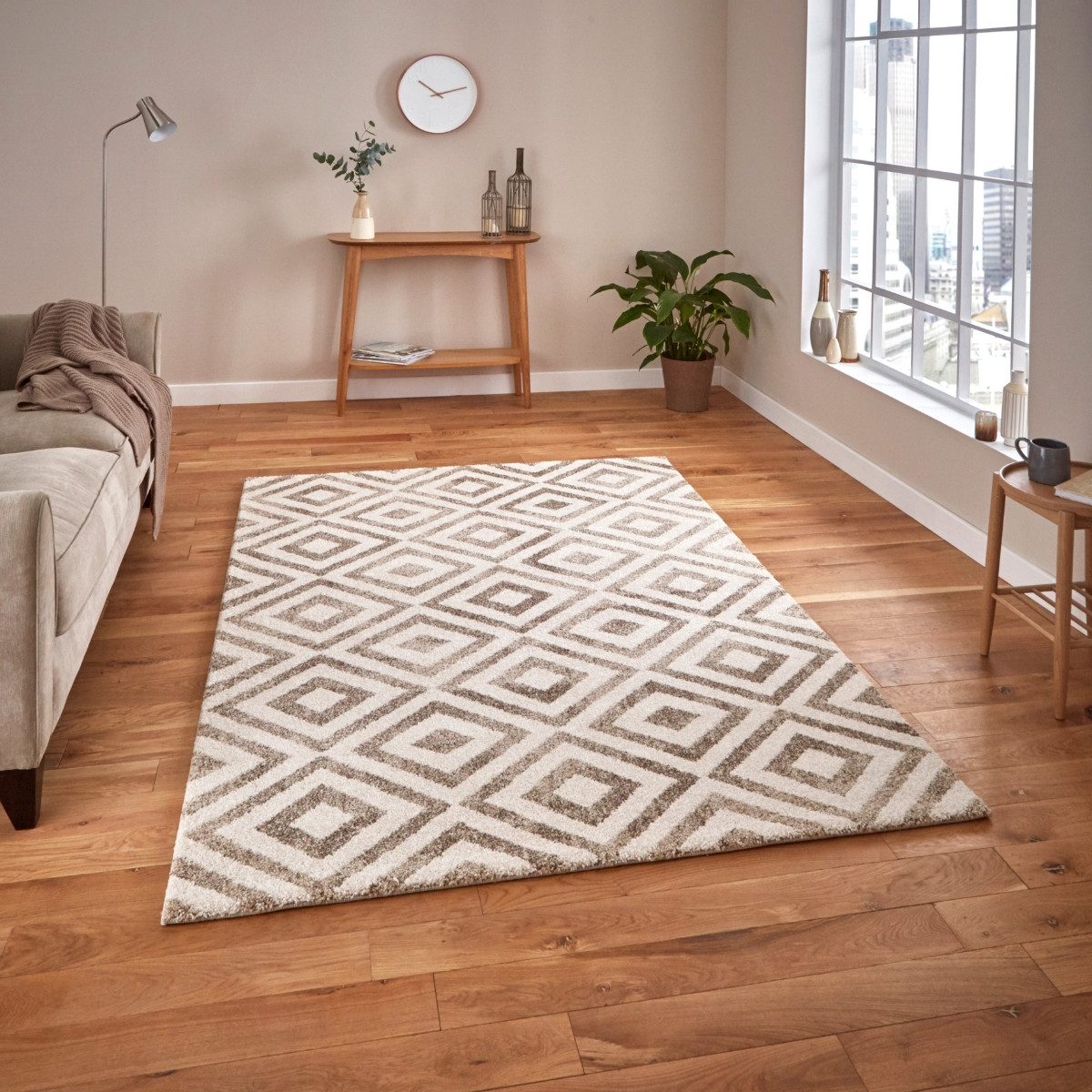 Elegant Beige Diamond Rug