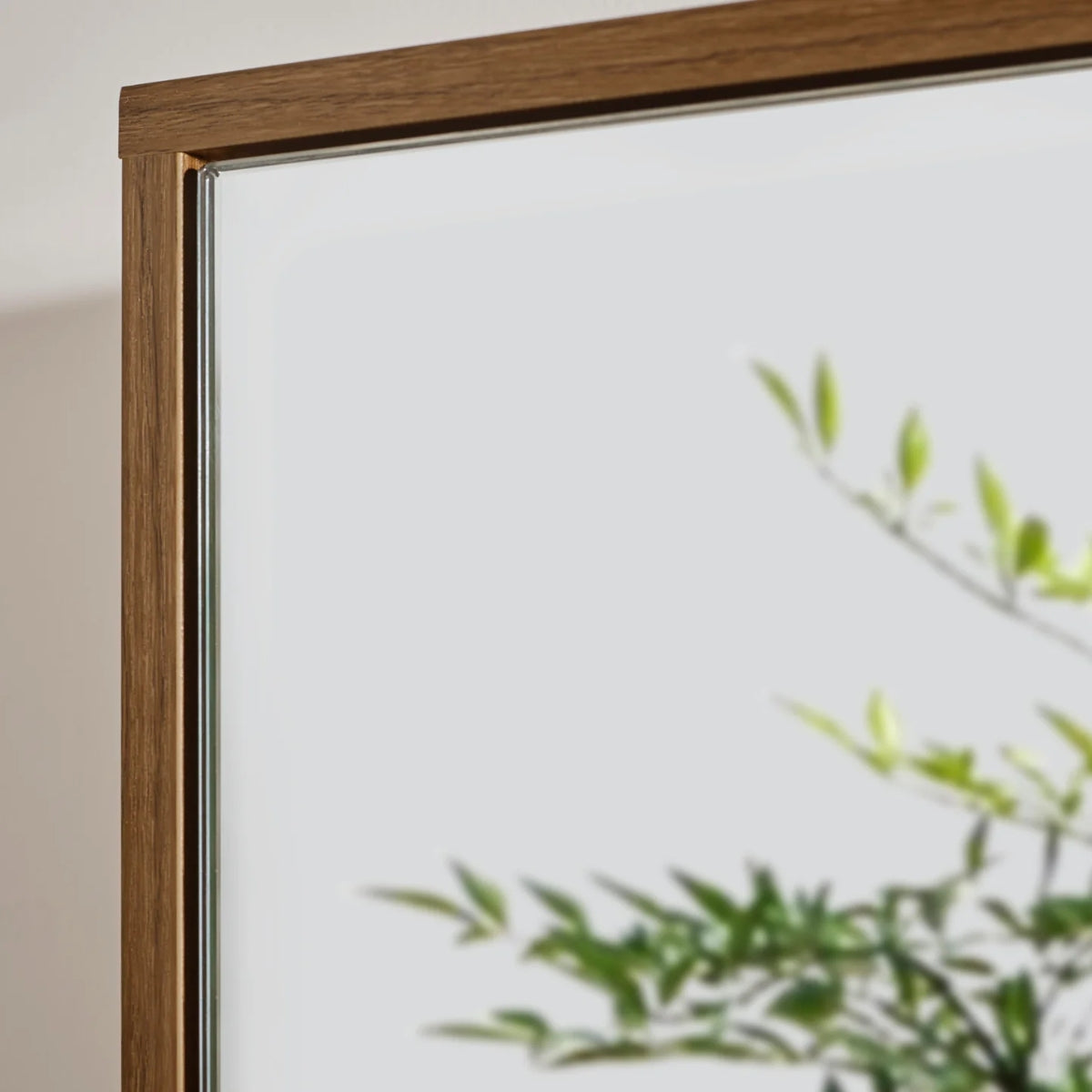 Hampshire wooden cabinet showcasing the mirror.