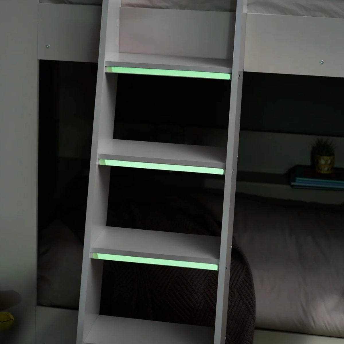 Pioneer White - 6