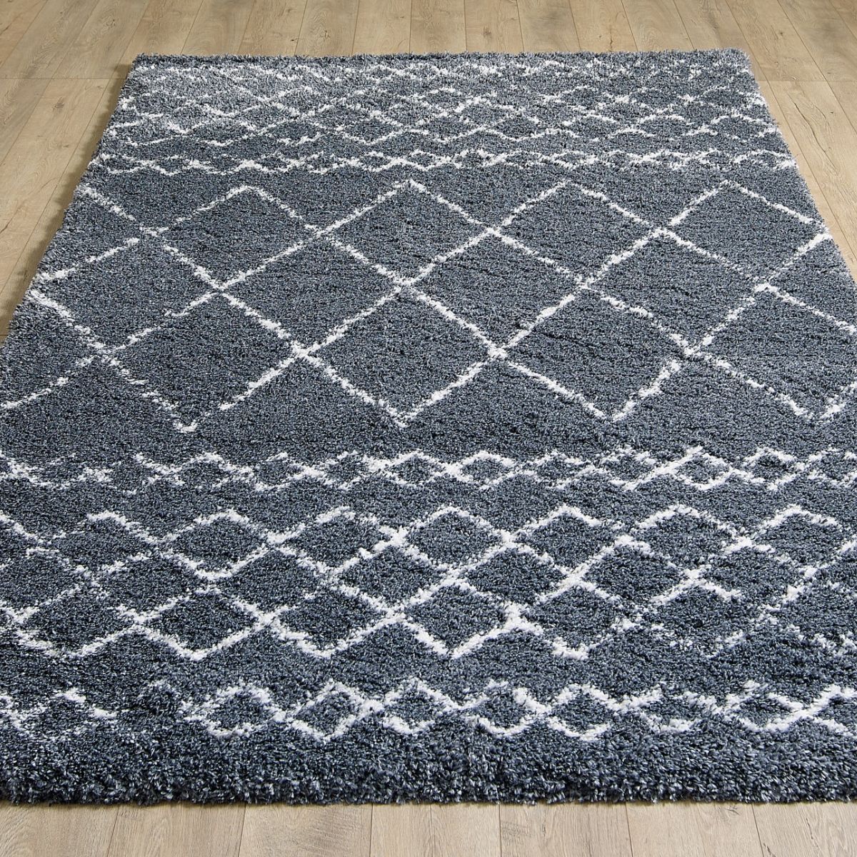 VeniceGreyDiamondPatternRug-2