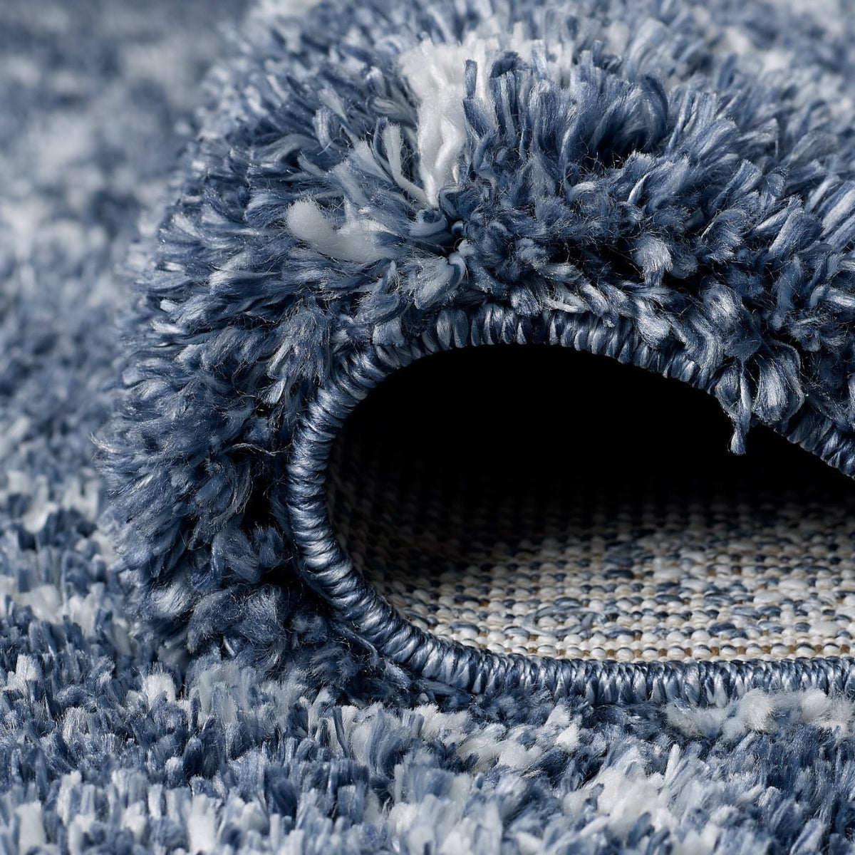 VenicePlushBlueRugwithSoftWhiteDetailing-5