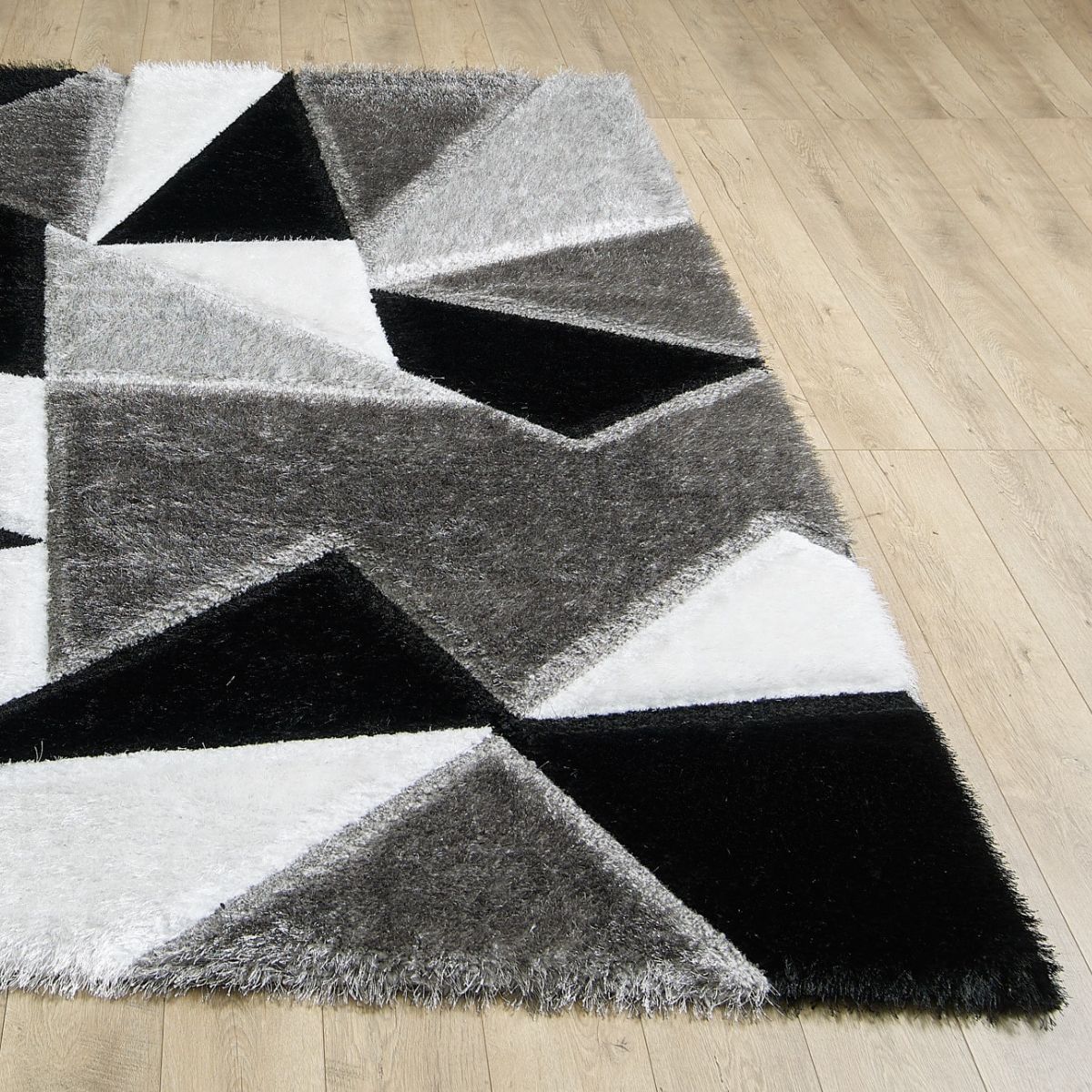 Pluton Monochrome Geometric Rug - 2