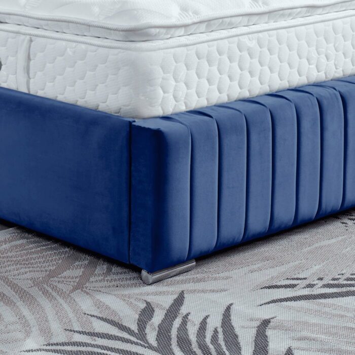 Savannah blue velvet bed - 2